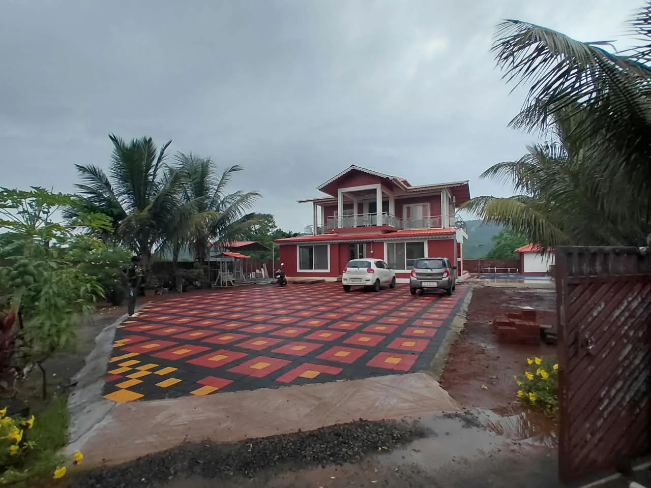 Golden Leaf Villa Alibag exterior and swimming pool